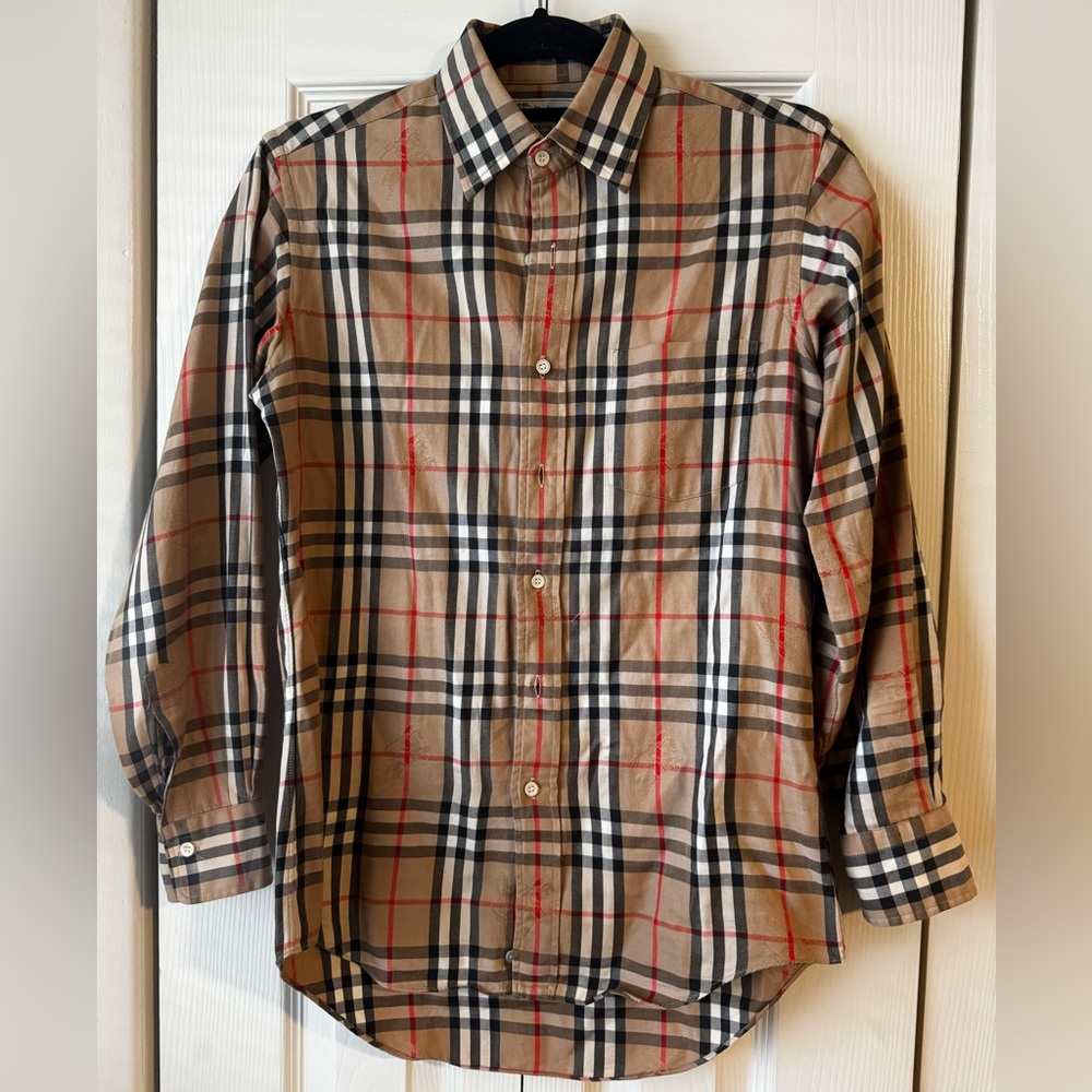 Burberry’s collar button up